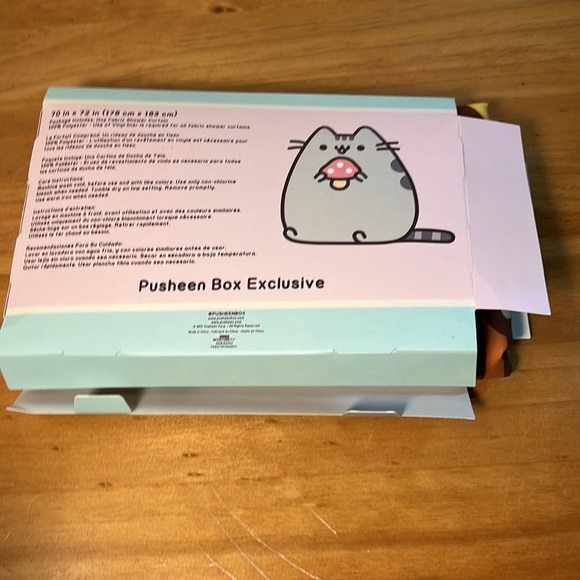 Pusheen shower curtain - Picture 2 of 2